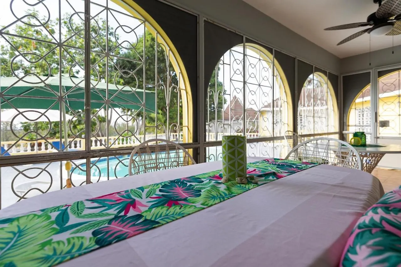 Yancey Largo Villa With Private Pool Montego Bay