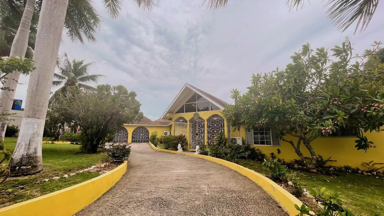 Yancey Largo Villa With Private Pool Montego Bay
